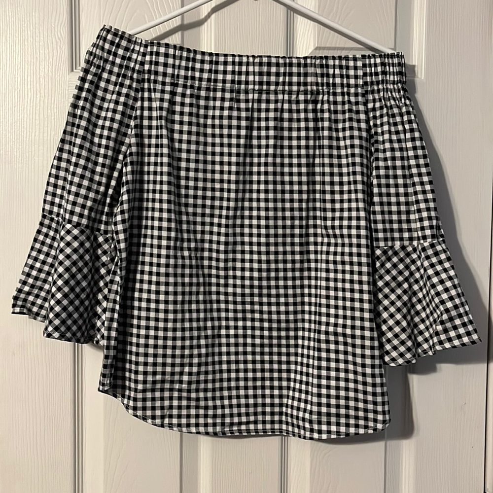Checkered Off the Should Top